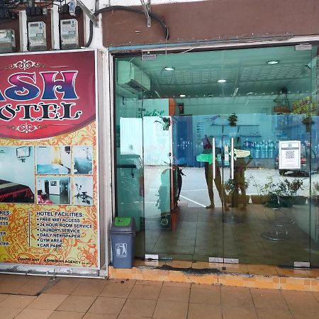 Ash Hotel เซเรมบัน ภายนอก รูปภาพ